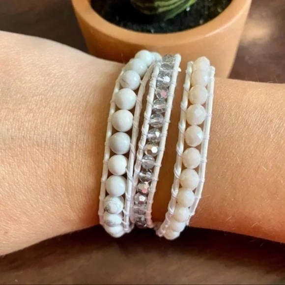 Victoria Emerson Marble on White 3-Wrap Bracelet - Picture 2 of 8